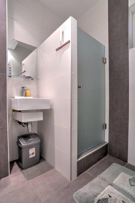 Hana Apartment *